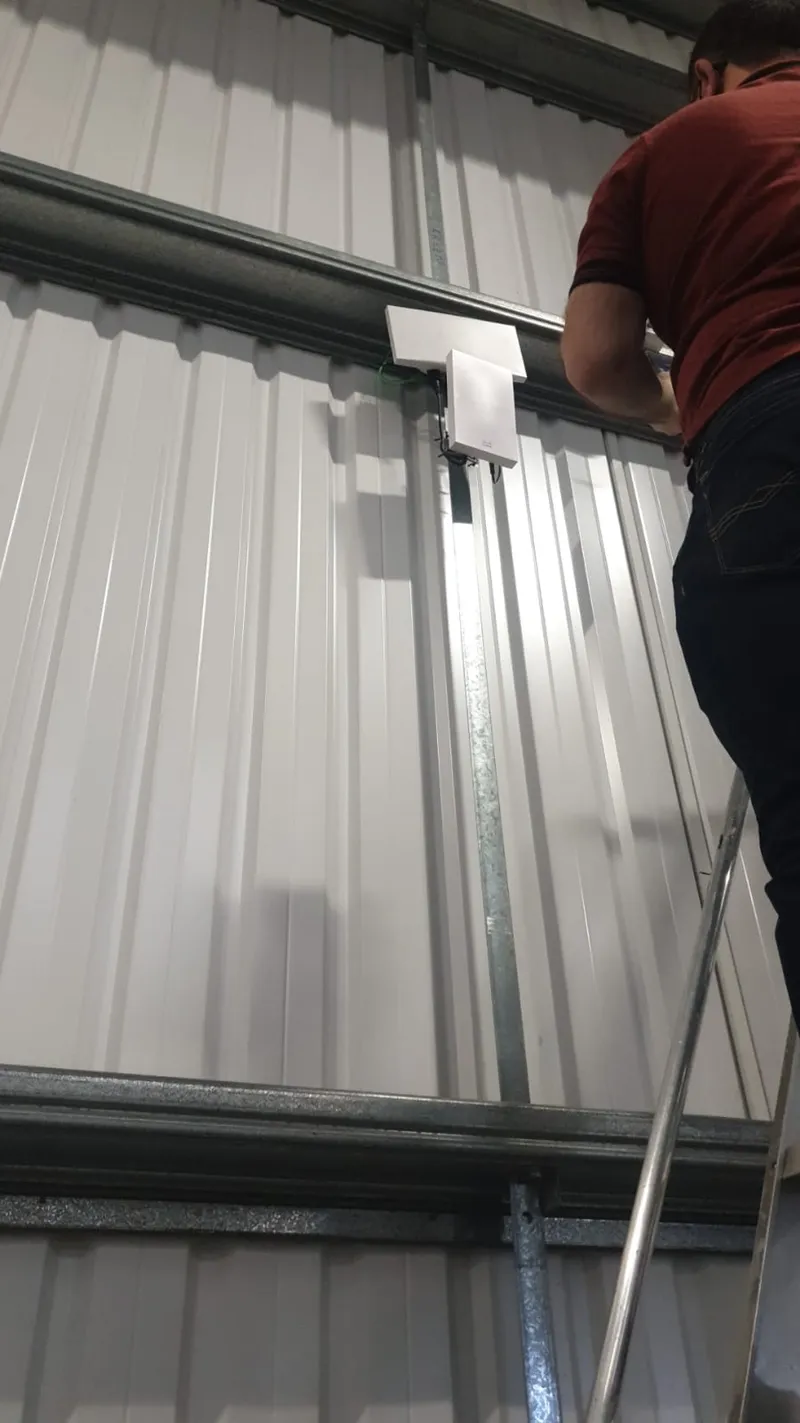 Instalación de equipos Wi-Fi en altura con técnico especializado